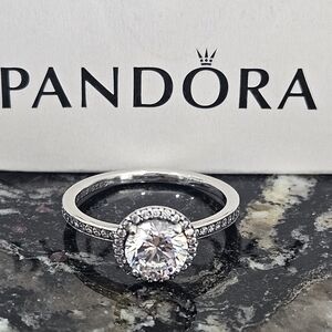 PANDORA Round Sparkling Halo Ring No. 196250CZ